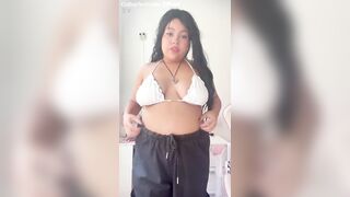 Farting with baggy pants to make you cum JOI