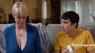 Gamer Meets His Wild stepmom's G-Spot