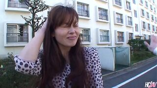 kinky sexy Japanese hot cougar MILF Hitomi Kanou Finds Herself a Hard Cock to Suck