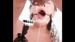 道具强制深喉/口水拉丝/呕声/鼻涕声/眼泪/鼻涕/颜射 类似无套内射的感觉怎一个爽字了得