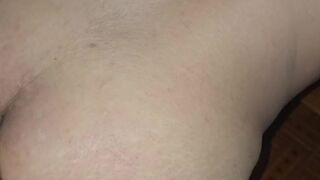 A mi suegra le encanta el anal tiene un culo hermoso pero esposo la tiene descuidada