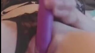 La rubia Española ,gorgeous milf lesbiana haciendo una paja rapida,clítoris grande ,chocho jugoso y tragón????