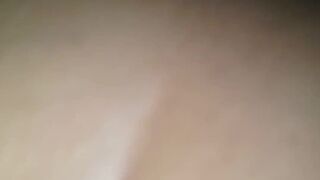 Sexo anal, empleada entrega el culo