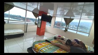 Esposa Puta Se Escapa Y Folla Con El Jefe De Su Cornudo Marido Le Encanta El sissy cuckold Y El Swinger