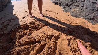 Como me gusta tocarme al aire libre. El sol me pone muy calentita.