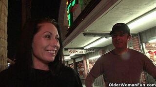 Vegas curvy sexy milf fucked in hotel