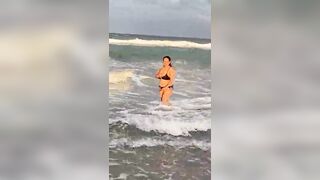 I wonder how many guys wanted to fuck me when I did this video in Miami Beach. hmmmm...