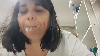 Mommy brushes un morning big tits