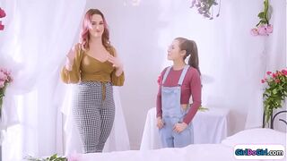 Busty photographer facesitted by model