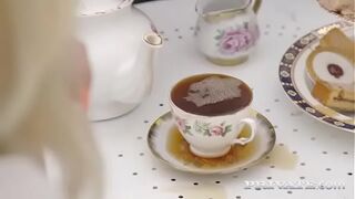 Tiffany Rousso, the gorgeous mature MILF and the Waiter