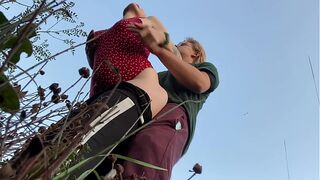 Fucking a hottie in a public park